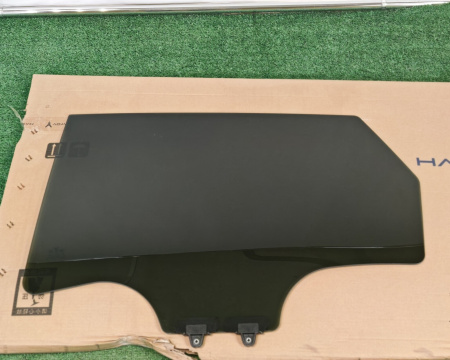 Стекло задней двери левое Voyah Free 620301001