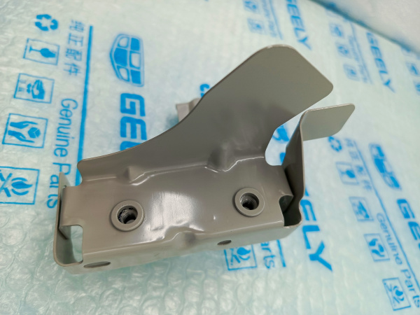 Кронштейн переднего крыла Geely Monjaro