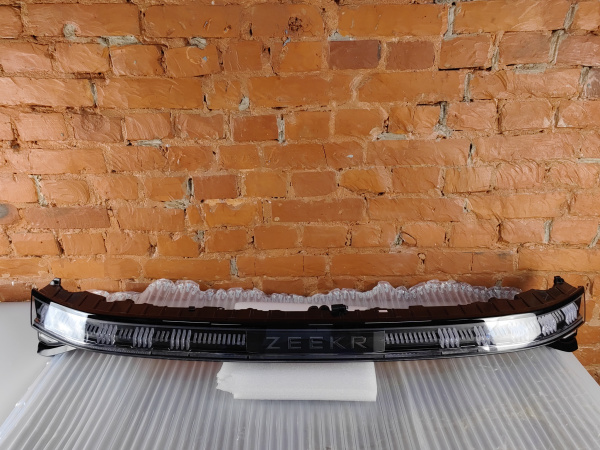 Фонарь освещения крышки багажника Zeekr 6608067600