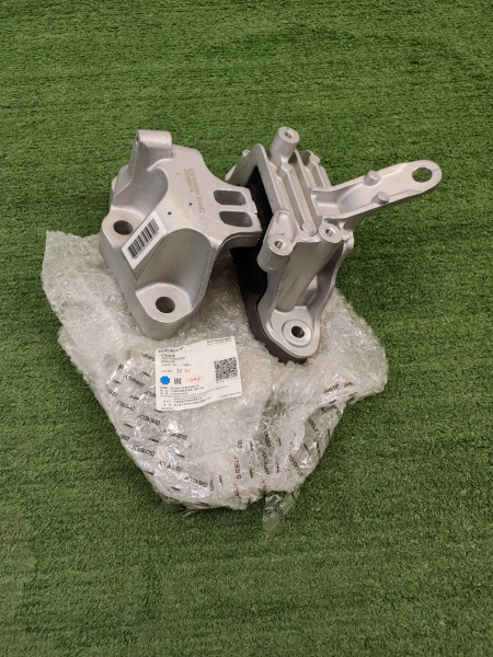 Опора двс левая Geely Coolray 1077106000
