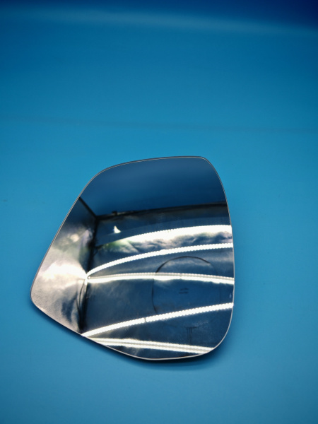 Зеркальный элемент левый Geely Coolray 6017057400