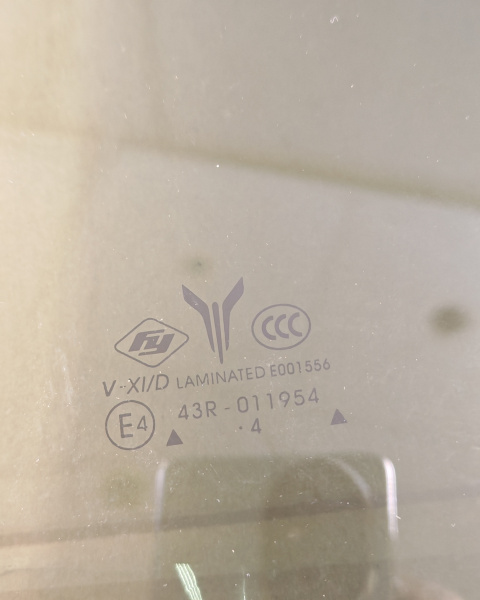 Стекло задней двери левое Voyah Free 620301001