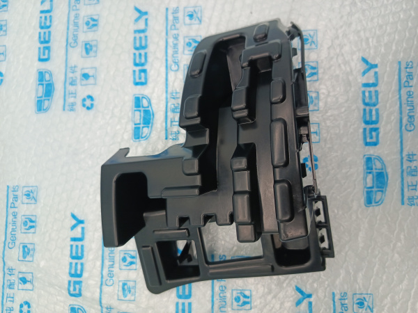 Кронштейн заднего бампера Л Geely Monjaro