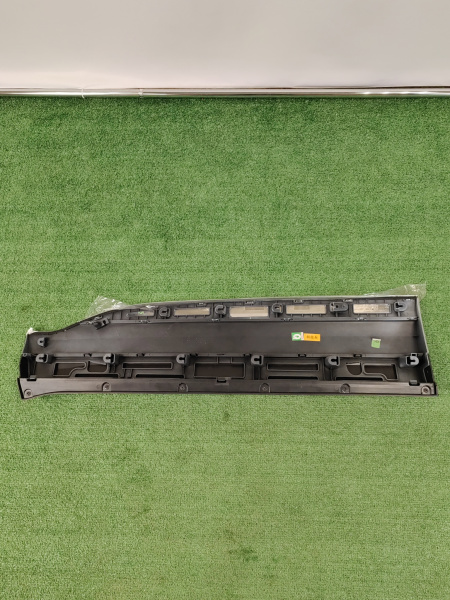 Накладка двери передней правой Chery Tiggo 8 Pro 609000627AADQJ