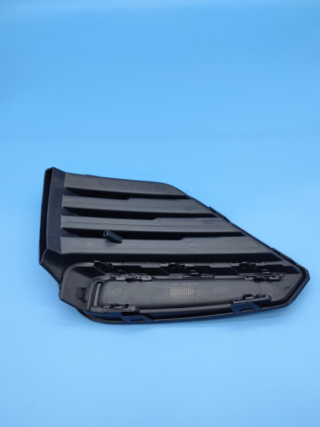 Заглушка ПТФ правая Geely Atlas Pro 6010102000661