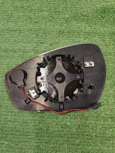 Зеркальный элемент левый Chery Arrizo 8 601000870AAN