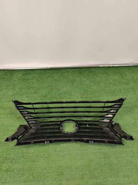 Верхняя часть решетки радиатора Lexus RX