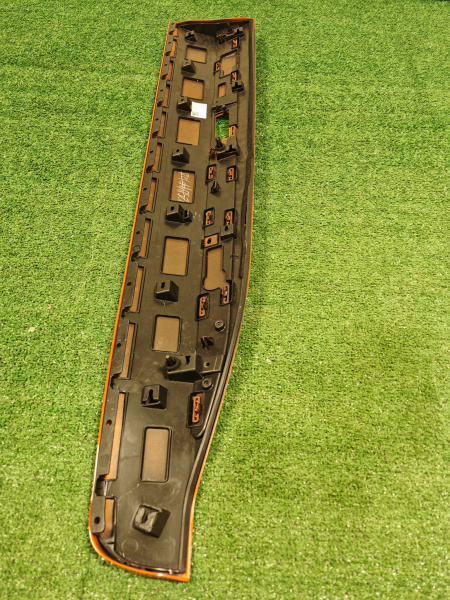 Накладка двери передней левой Zeekr 001 6608033220C16