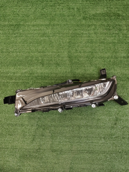 ПТФ левая Lexus RX 8122048060