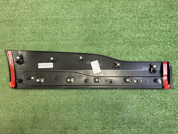 Накладка двери задней левой Geely Atlas Pro 6073570400661