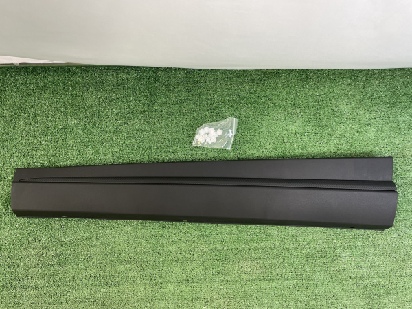 Молдинг двери передней левой черная вставка Omoda C5 609001053AA