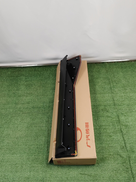 Накладка двери передней правой Gac GS8 7155092DRS0002M100