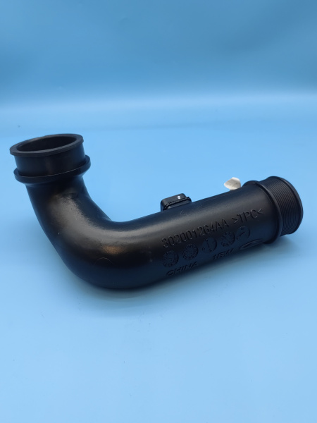 Патрубок интеркулера правый Exeed LX 302001264AA