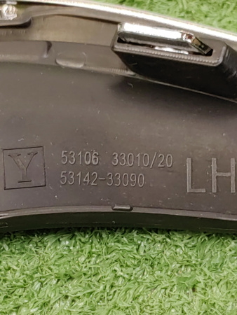 Молдинг бампера переднего левый Lexus ES 5310633020