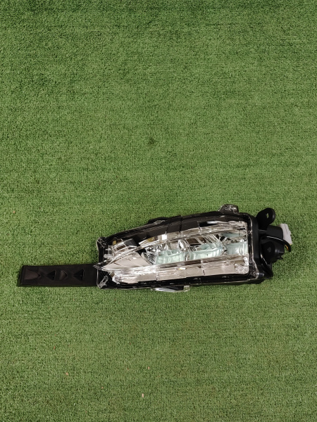 ПТФ левая Lexus NX 8122078010