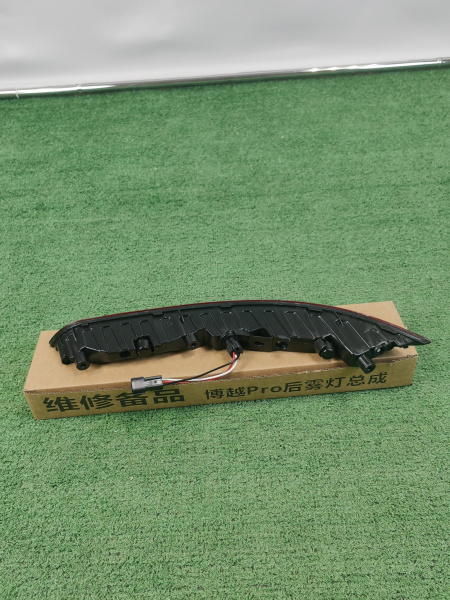 ПТФ задняя правая Geely Atlas Pro 7054016700