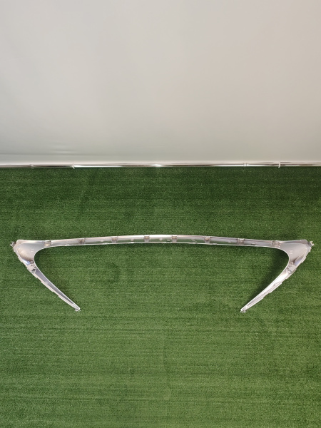 Молдинг решетки радиатора нижний Lexus ES 5312233030