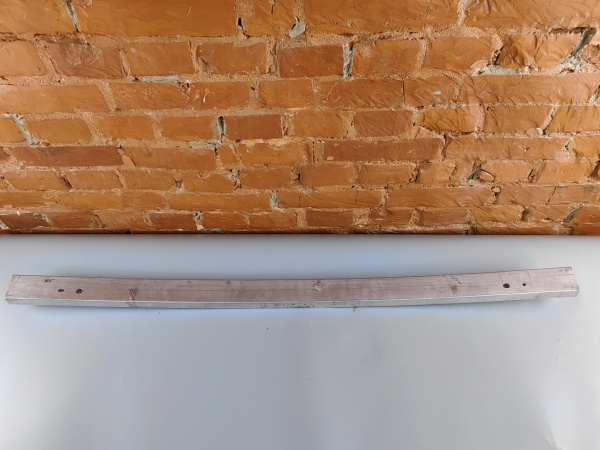 Усилитель переднего бампера Li L8 L9