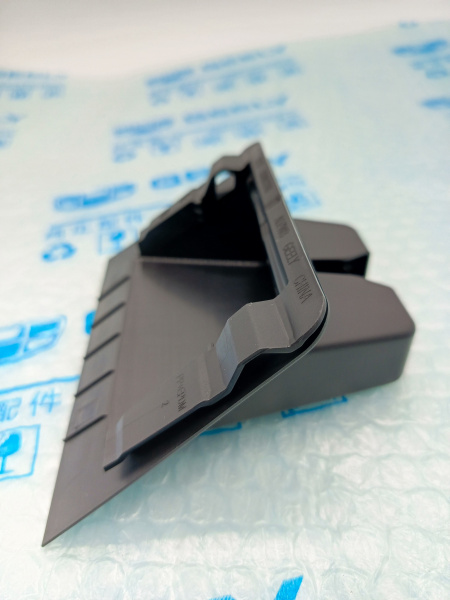 Накладка замка багажника Geely Monjaro