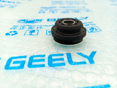 Втулка под радиатор Geely Monjaro