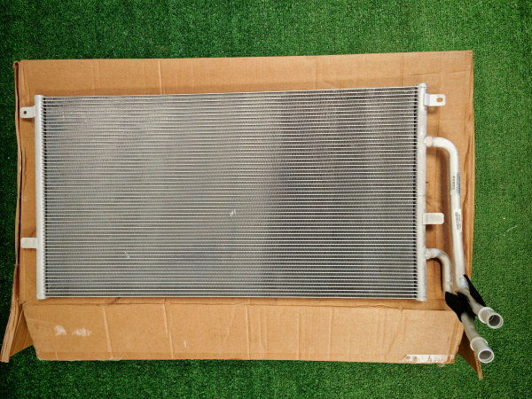 Радиатор передний Voyah Free 130101001