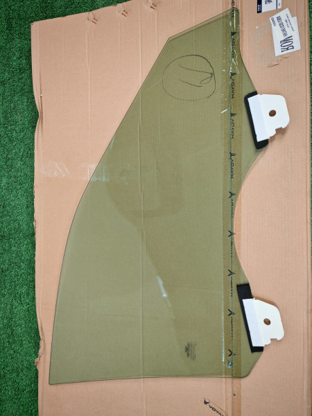 Стекло двери переднее левое Voyah Free 610303002