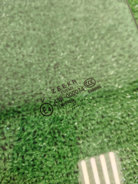 Стекло двери передней левой Zeekr 001 6600200779