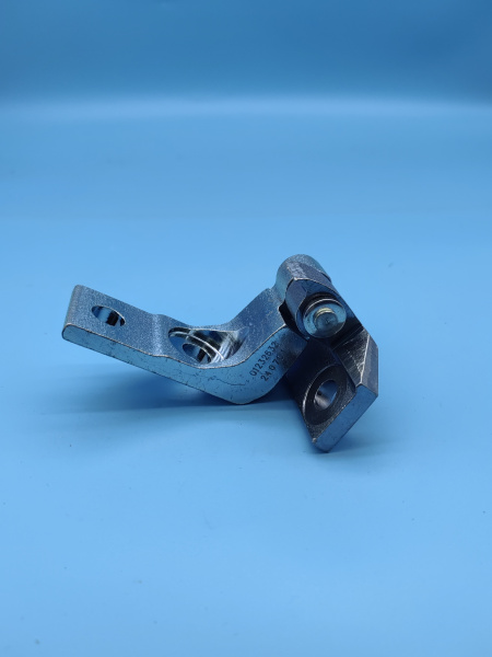 Петля двери передней правой верхняя Geely Atlas Pro 5075004800