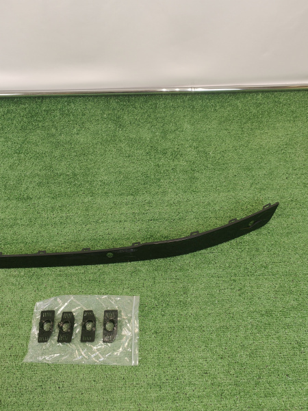 Решетка в нижнюю накладку Geely Coolray рестайлинг 6044146100