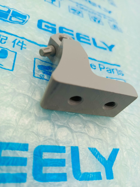 Петля задней двери верхняя Л Geely Monjaro