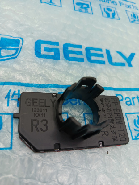 Кронштейн парктроника задний Geely Monjaro