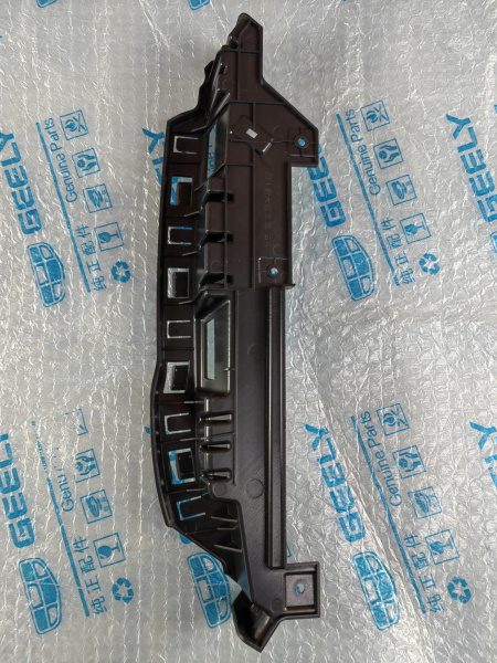 Кронштейн переднего бампера правый Geely Monjaro 6010178100