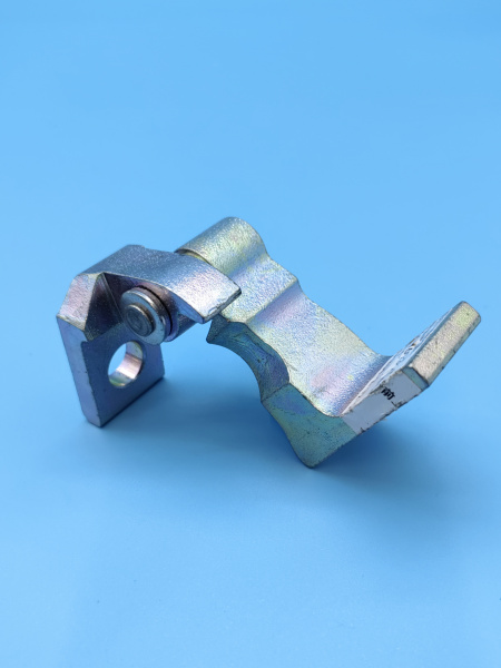 Петля двери задней левой нижняя Changan Uni-K CD569F2701030501