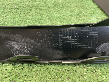 Молдинг переднего бампера правый Geely Coolray рестайлинг 6010207400