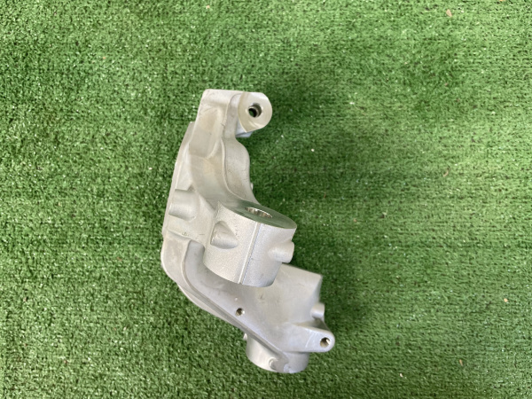 Кулак поворотный правый Geely Monjaro 4048088100