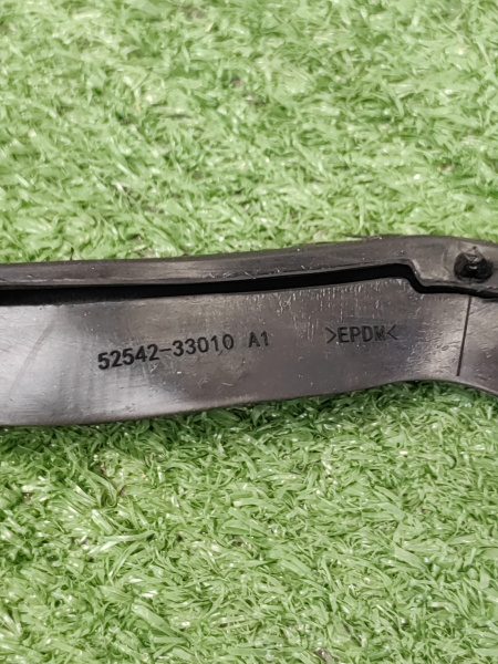 Уплотнитель переднего бампера Lexus ES 5254233010