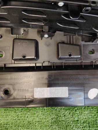 Решетка радиатора Chery Tiggo 4 1-й рестайлинг 602000263AA