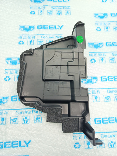 Дефлектор радиатора нижний П Geely Monjaro