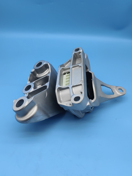 Подушка ДВС левая Geely Coolray SX11 1077111400
