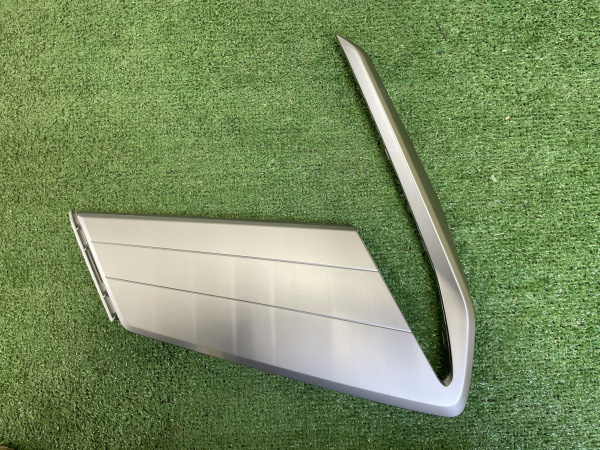 Молдинг переднего бампера правый Geely Coolray рестайлинг 6010208400