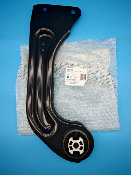 Рычаг задний продольный правый Geely Monjaro 6608004277