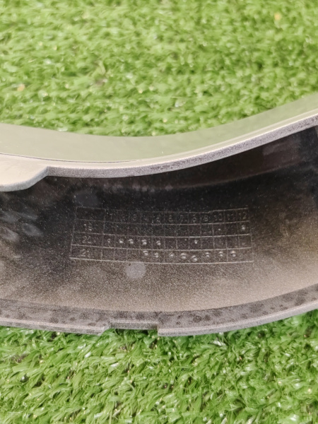 Молдинг передний правый серебристый Chery Tiggo 7 Pro 602000947AAAKR