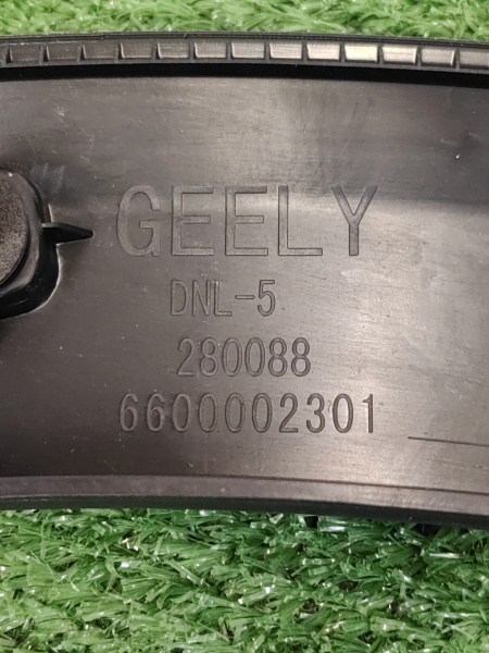 Расширитель крыла переднего левого Geely Tugella 6073067800