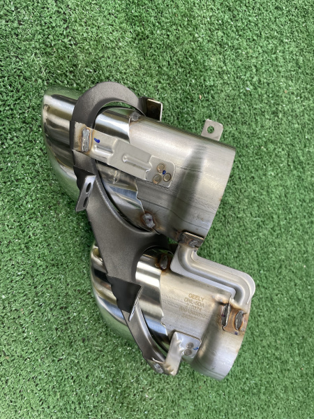 Насадка глушителя правая Geely Tugella 6044117600