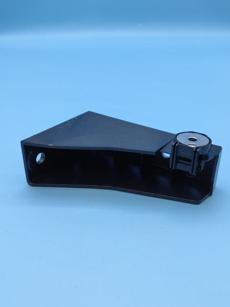 Кронштейн фары передней правой Geely Atlas рестайлинг 7051051400