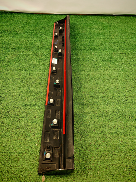 Накладка двери передней правой Voyah Free 500603001