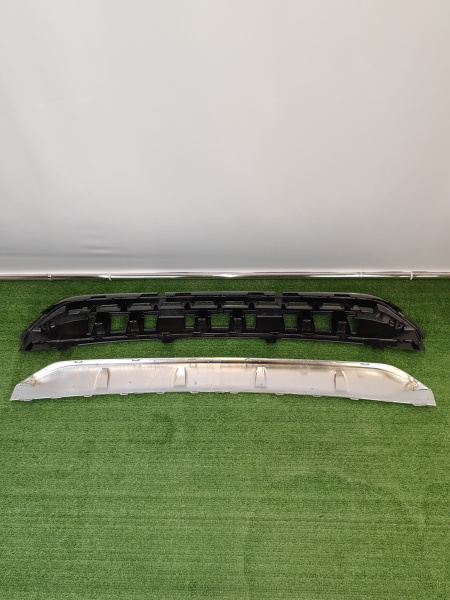 Молдинг решетки радиатора нижний Lexus RX F sport 5312248080