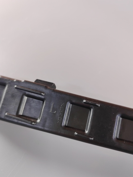 Кронштейн фары левый Zeekr 001 8892102932