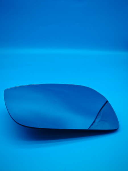 Зеркальный элемент левый Geely Coolray 6017057400