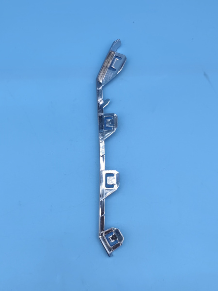 Полоска передней ПТФ правая верхняя Gac GS8 7105082DRS0000L2Z